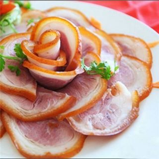 Chân giò hun khói