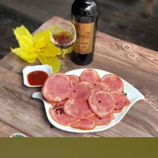 Chân giò hun khói