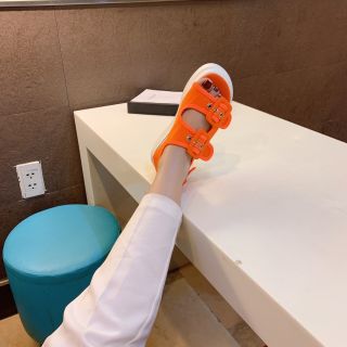 Giày sandal đế bánh mì cá tính