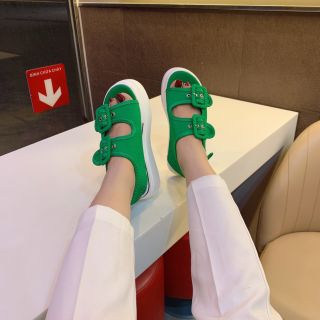Giày sandal đế bánh mì cá tính