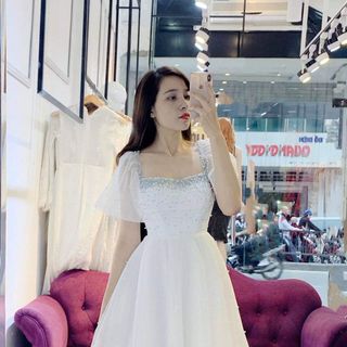 Đầm xoè lưới nhũ cổ vuông tay loa -MS60V