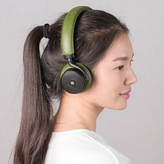 Headphone bluetooth REMAX RB- 300HB: các nút điều khiển cảm ứng, ấn tượng với chất âm thanh và kiểu dáng.