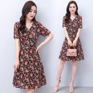 Đầm nữ cao cấp, hoạ tiết hoa cúc hot hit, sang chảnh, cổ V thanh lịch NV0385