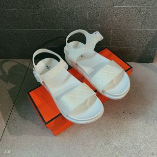 Sandal Quảng Châu basic năng động cực xinh, chất da mềm đi êm chân cực