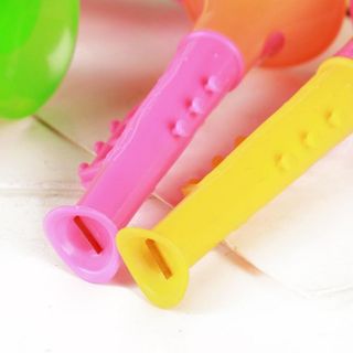 Kèn nhựa thổi kêu to đủ màu