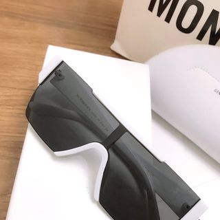 MẮT KÍNH 830