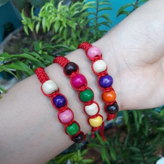 Vòng chỉ đỏ mix hạt gỗ