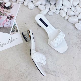 Dép gót trắng