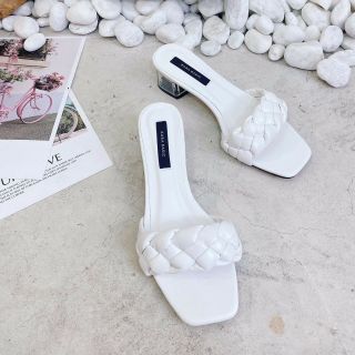 Dép gót trắng