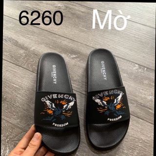 Dép nam thời trang đang hót năm 2020