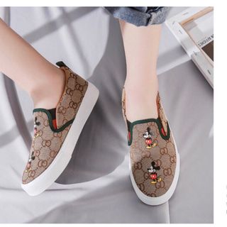 Giày Mọi meckey