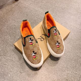 Giày Mọi meckey