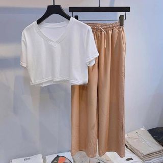 Áo thun croptop cổ tim