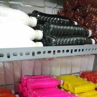 Màu nước đặc bóng nửa lít 1 chai