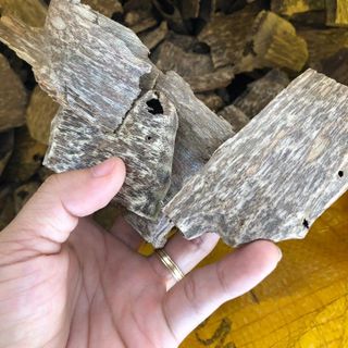 Trầm hương miếng xông nhà