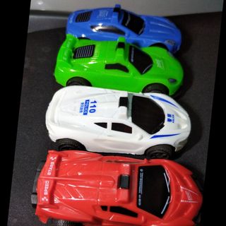 Xe đồ chơi 7k chạy trớn có nhiều màu