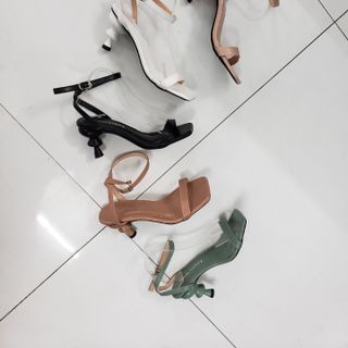 Sandal gót trụ sỉ 76k