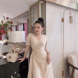Quá xuất sắc lunnn ạ Váy đũi đính trai siêu xinhhh đây ạ 🥰 3màu - hồng, đỏ, kem. Đen 3 size SML