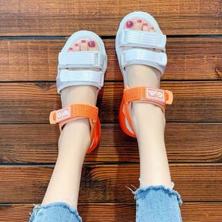Giày sandal loang màu