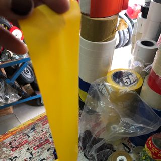 Băng keo vàng trơn dán nền