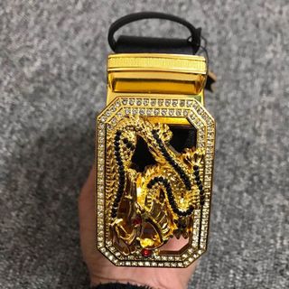 Sp: Nịt lưng nam mạ vàng 18k đính đá siêu sáng , hàng quảng châu chất liệu cao cấp da PU . Ship cod toàn quốc , kiểm tra hàng trước khi thanh toán , bảo hành 10 ngày / lỗi 1 đổi 1 không mất thêm chi phí . liên hệ dd ; ( )