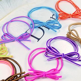 Cột tóc đủ màu xinh xắn đáng yêu