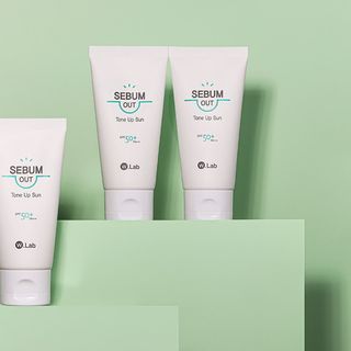 Kem chống nắng Serum out