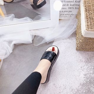 Dép nữ quai ngang SHLL