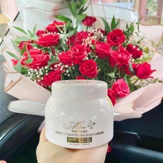 Kem body mềm cosmetic