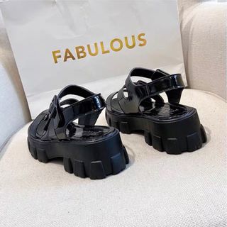 Giày sandal nữ khóa cài