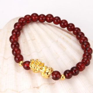 Chuỗi đeo tay đỏ 12k5