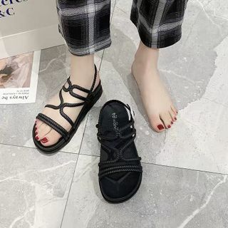 Giày sandal dây nhựa