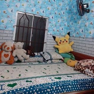 Giấy dán tường sẵn keo