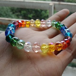 Chuỗi đeo tay nhiều màu xinh xắn