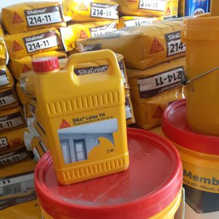 Sika Latex TH - 2L - PHỤ GIA CHỐNG THẤM CHO VỮA VÀ HỒ DẦU KẾT NỐI