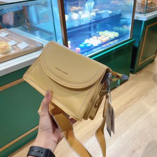 Túi đeo chéo nữ da