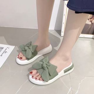 Dép nơ nhỏ