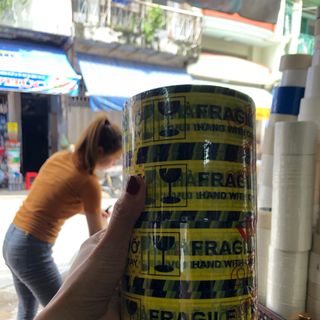 Băng keo in chữ đen vang loại re