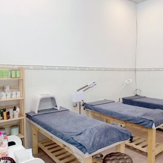 Giường massage gỗ thông