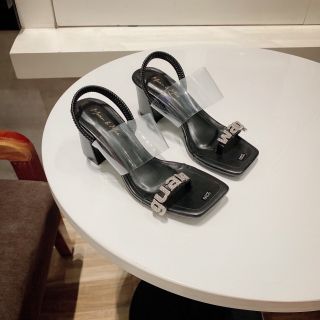 Giay sandal xỏ ngón