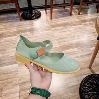 Giày sandal da bóng