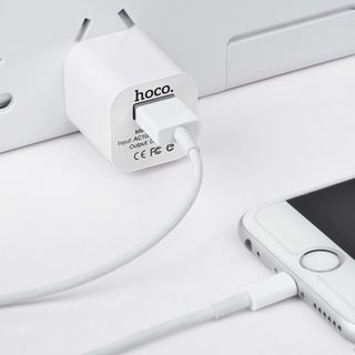 Củ sạc hoco uh102 cao cấp hỗ trợ sạc nhanh cho điện thoại