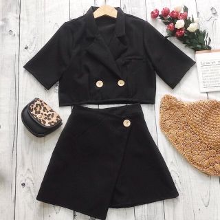 Set áo croptop vest chân váy đắp đen