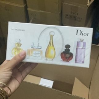 Diiiior gỗ