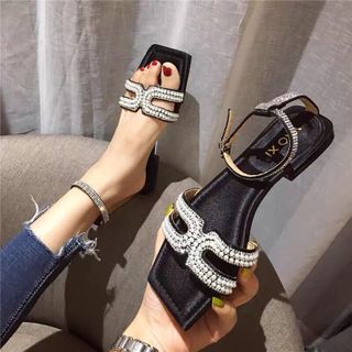 Giày sandal x Ngọc