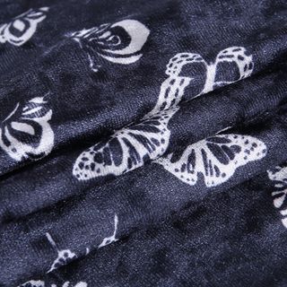 Sườn xám xẻ tà gợi cảm
