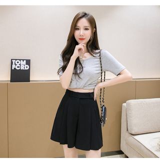 QUẦN SHORT NỮ XẾP LY