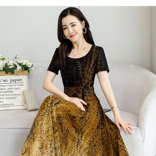ĐẦM XOÈ HOA VÀNG CỔ TRÒN - DT1340