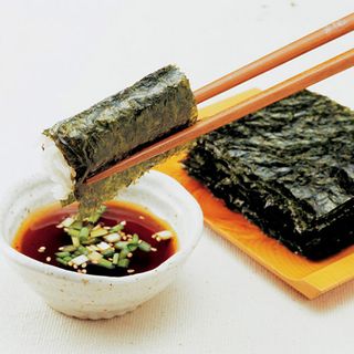 Rong biển giòn ăn liền cuộn (kẹp) cơm vị kim chi cay - Hàn Quốc đã có tại việt nam - 12 gói/lốc*16/Thùng