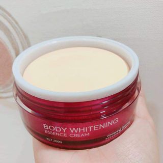 Kem body cốt swhite